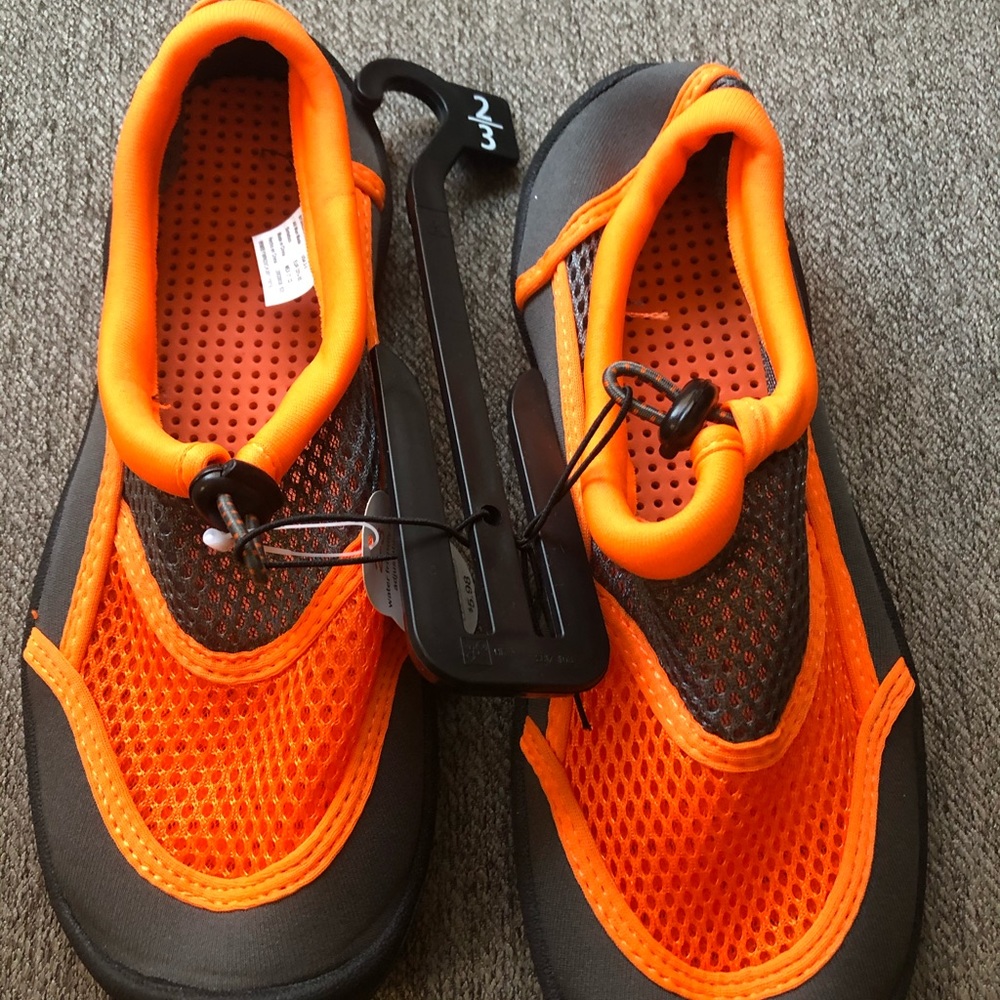 Water shoes